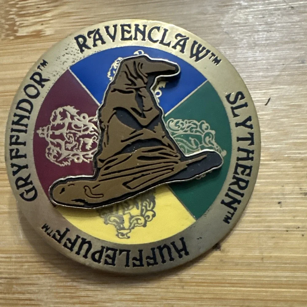 Official Universal Harry Potter Sorting Hat Spinner Pin